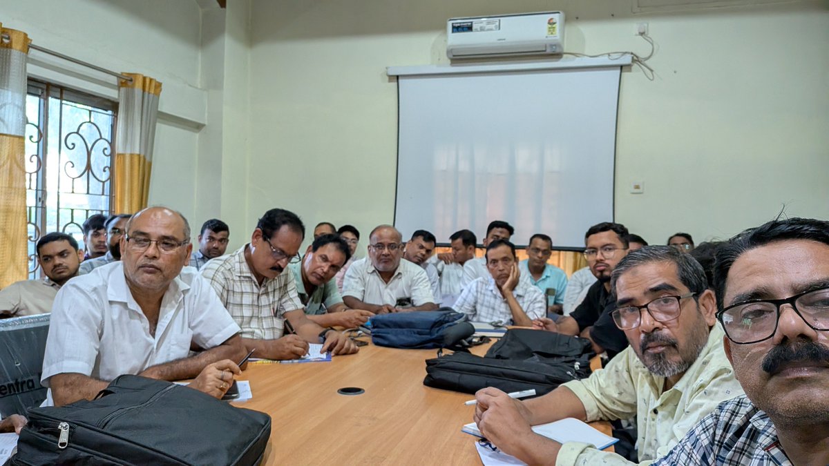 JJMBarpeta's tweet photo. Review on functionality of PWSS under JJM and SBM-G Assets chaired by the CEO, ZP in  presence of the EE, PHE along with the GP Secretaries under Barpeta District
@dcbarpeta_ 
@JJM_Assam 
@jaljeevan_ 
@MoJSDDWS 
#jaljeevanmission
#jjmassam 
#hargharjal https://t.co/FL3bTaVWRS