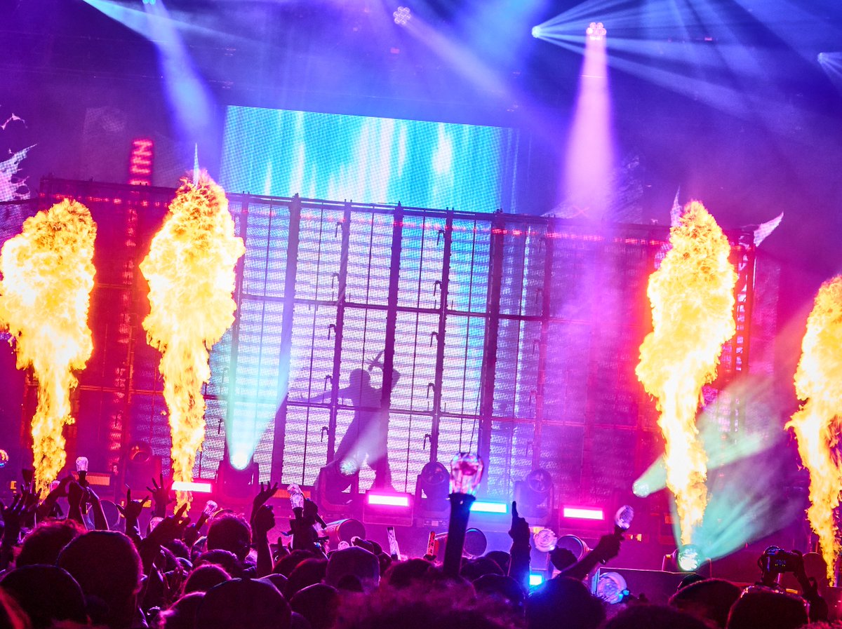oricon's tweet photo. 【ライブレポート】Ado🎤
米『Lollapalooza 2026』に初出演
1万5000人収容のAIRBNBステージでトリ
「アイ・アイ・ア」「新時代」など披露
 
45分間で全10曲をほぼノンストップ歌唱♫
https://t.co/0ErMQXYBPT
 
#Ado #Lollapalooza https://t.co/SpFOv23O4W