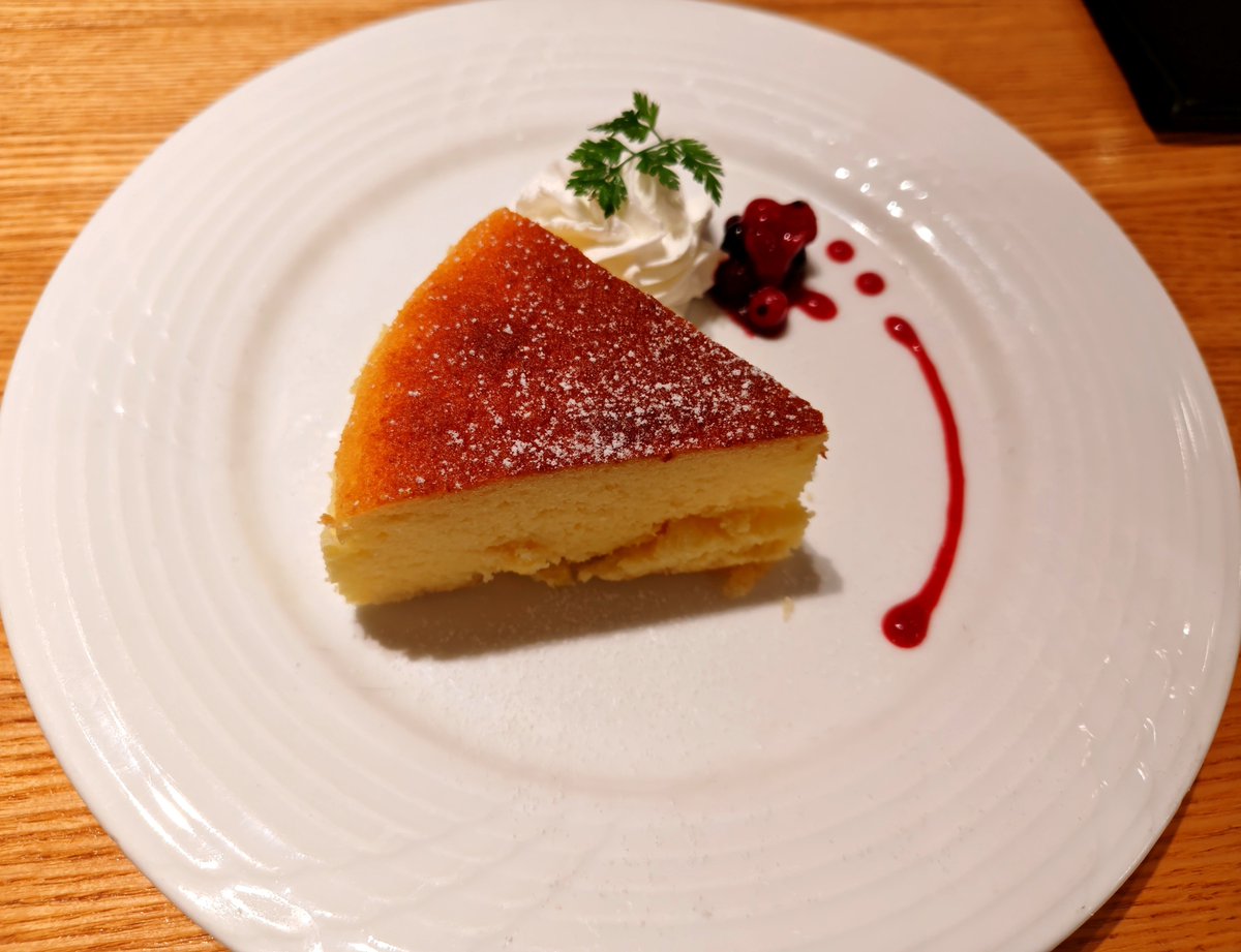 santaka50's tweet photo. ランチの後に銀座洋食 三笠會館でカフェオレフロート＆三笠チーズスフレ。

次はランチに来よう🍽 https://t.co/MruzDAFbdD
