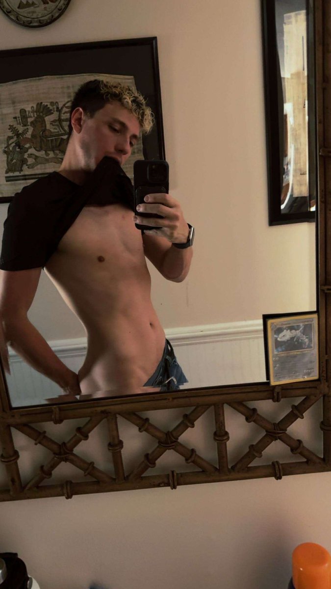 dylanlust26's tweet photo. Feeling cute🤭 #twink #twunkyboy #twunk https://t.co/0el2uVkniz