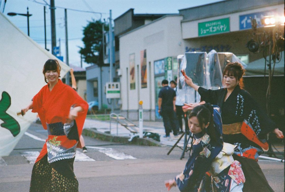 sugarfilmcamera's tweet photo. 2026.8.2(Sun.) 夏まつり大曲2026にて

乃舞士『夢花火』

使用したフィルム:Kodak Ultra Max400(ISO400)

#フィルムカメラ
#よさカメ
#夏まつり大曲2026
#乃舞士 https://t.co/uXr4ssqZqi