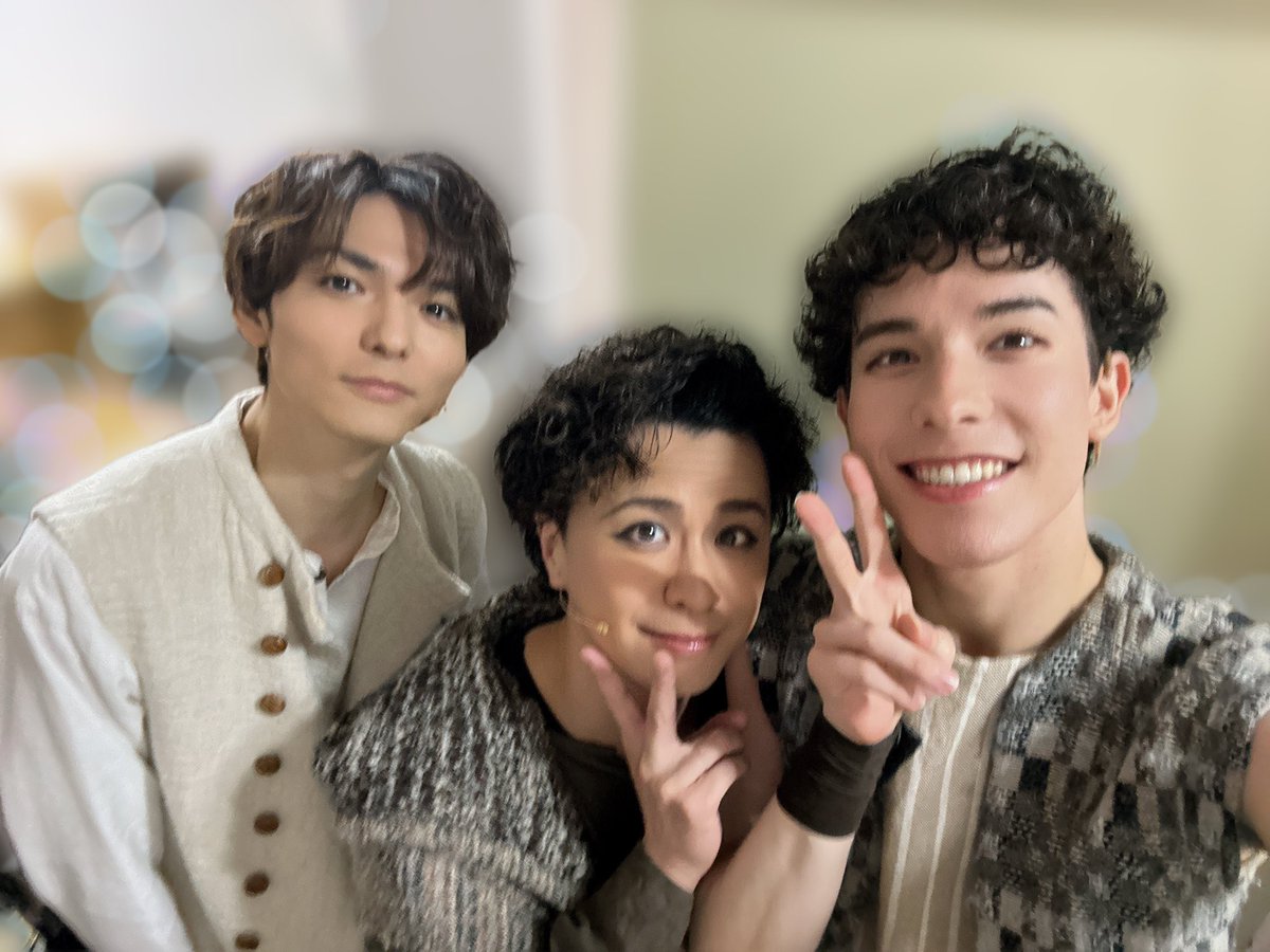Misato_H213's tweet photo. #ジョセフ
本日もありがとうございました!!

ジョセフ役の薮さんと
ナフタリ役の景一さんと📸

明日は休演日です!!
残りすこしでさみしい…🥺

みさと

@JosephmusicalJP 
@kota_yabu_hsj 
@1985_0930 https://t.co/8ezu9On7bc