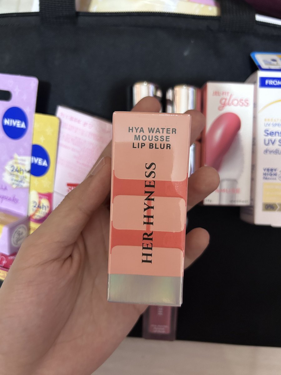 jellyfebruary's tweet photo. her hyness hya water mousse lip blur 02 rose wood 200฿ มือหนึ่งค่ะ ไม่เคยแกะ  #ส่งต่อเครื่องสำอาง #ส่งต่อเครื่องสำอางค์ #เครื่องสำอางค์มือสอง #เครื่องสำอางมือสอง #ส่งต่อเสื้อผ้า #เสื้อผ้ามือสอง #ส่งต่อเครื่องสำอางค์เกาหลี #เครื่องสำอาง #ส่งต่อสกินแคร์ https://t.co/J7w2ngFvty