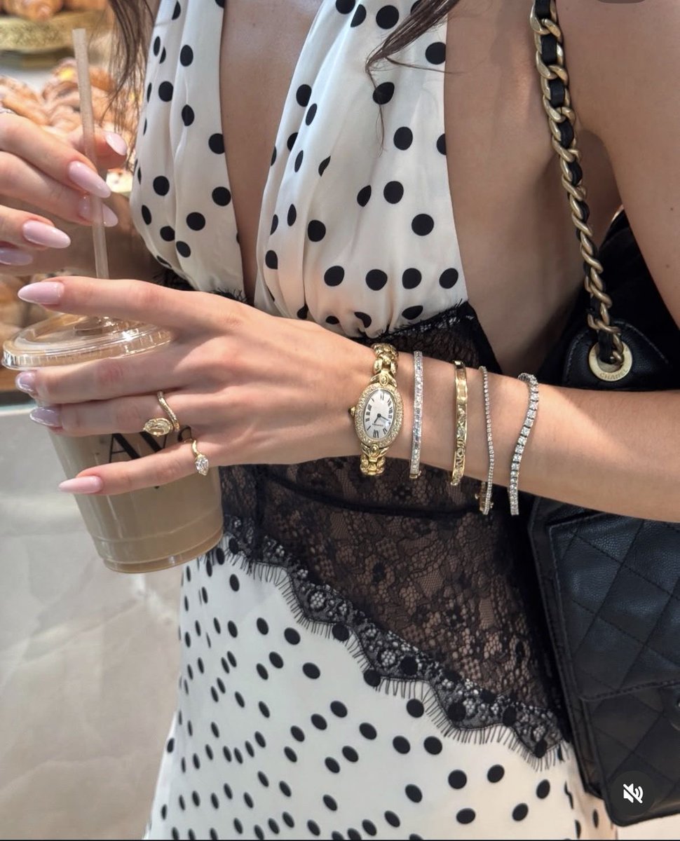 Diorgirlx's tweet photo. just a girl in her polka dot era https://t.co/BN2OKjAdaH