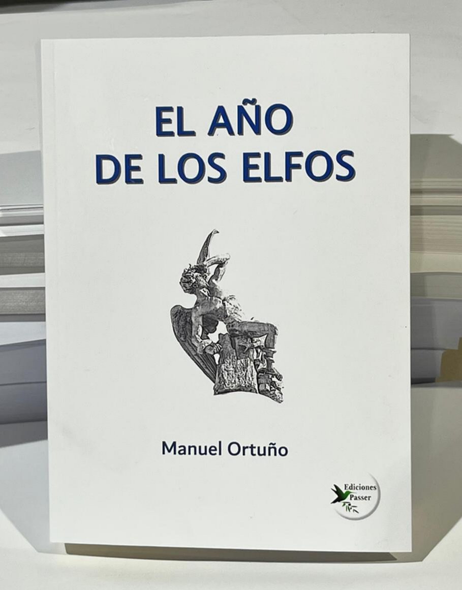 Huganay's tweet photo. Si te gusta la #Poesía, esta novela puede ser un gran aliado.
Y si no, también.
@EdicionesPasser https://t.co/q52xz62rEA