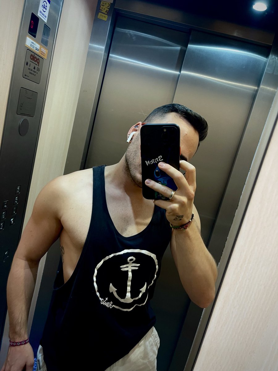 Dani_Rokc's tweet photo. Me encantan los espejos en los ascensores, no puedo evitar imaginar cosas... 😈😈
¿Soy el único al que le vienen fantasías sexuales en un ascensor? 💦👅

#Gay #GaySpain #SexGay #OnlyFansGay #GayMan #PornoGay #CHUDAİ https://t.co/j507VvyLZU