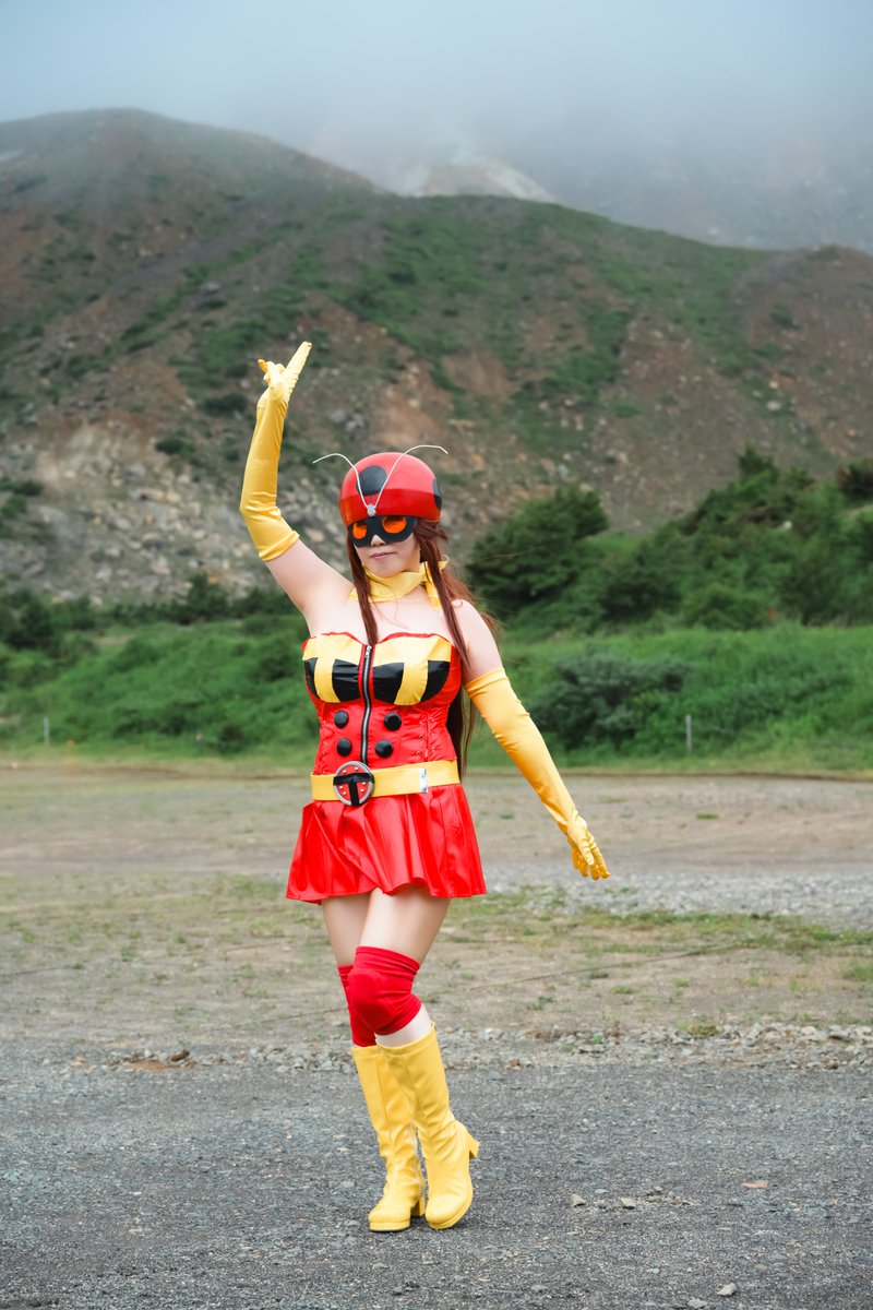 chikagekbykw's tweet photo. 【コスプレ】
 東島丹三郎は仮面ライダーになりたい  
タックル：千影 
📷：かがみさん：@kagami08140

 #AZUMAキャラフェス 
#浄土平

１枚目と２枚目は同じ場所です！２枚目が着替えてすぐくらいの「な、なにも見えねええええ」なロケーションｗ髪のなびき具合を見てほしい。無加工！ https://t.co/IVlip6YSDq