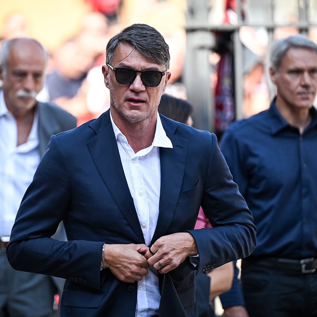 MilanXtra's tweet photo. 🚨🇮🇹 | Paolo Maldini at the funeral.

❤️🖤🕊️ https://t.co/QQgKDTzOgv