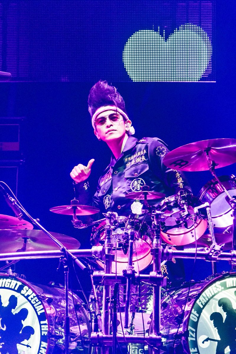 _____AKIRA_____'s tweet photo. ホールツアー「四半世氣少年」全32公演が無事に終わりました。新しい事にたくさん挑戦したツアーになりました。サイン会、和太鼓、亜樹良の自由時間、もちろんドラムソロも。皆様に感謝。本当にありがとうございました！
📸@cazrowAoki https://t.co/leqEcfHsh3