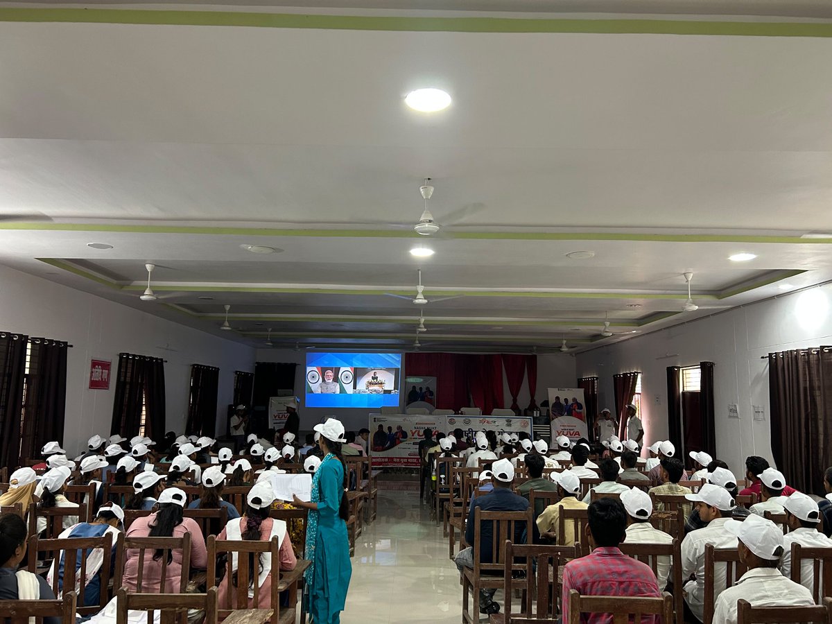 MYBharatSitapur's tweet photo. #NashaMuktYuva for Viksit Bharat Sankalp Abhiyan PM interaction live telecast in RMP PG College, Sitapur. 

@MYBharatHQ
@YASMinistry  @mansukhmandviya @khadseraksha 
@mybharat_up https://t.co/qF1YVKoRR9