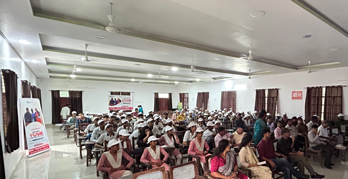 MYBharatSitapur's tweet photo. #NashaMuktYuva for Viksit Bharat Sankalp Abhiyan PM interaction live telecast in RMP PG College, Sitapur. 

@MYBharatHQ
@YASMinistry  @mansukhmandviya @khadseraksha 
@mybharat_up https://t.co/qF1YVKoRR9