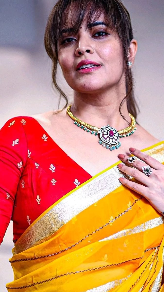 write2Kk9's tweet photo. #Anasuya
#Atha
Peak personality https://t.co/ARqDPEqOHK