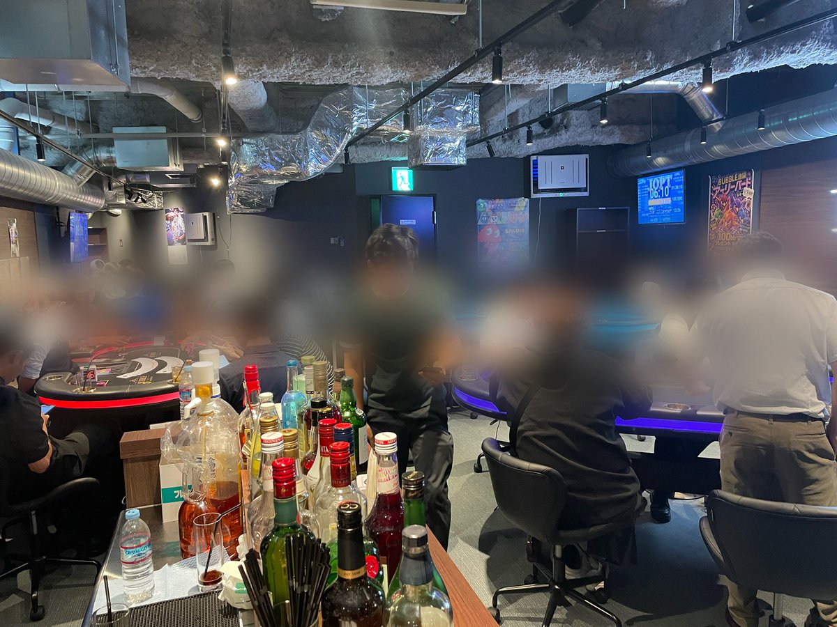 BUBBLEikebukuro's tweet photo. めっちゃ高オッズですよ🤩
13人で進行中です‼️

【🎰7-max Super Stack 300K🎰】

✅7-max✨破格のエントリー

■参加費
・Entry：￥13,000（税込）- 50,000点

(マルチリエントリー)
※早割と割引チケットの併用不可
※別途1ドリンク(¥600~) or 飲み放題¥1,600~
※フリーパス
・1日1回／上限1万円のFirst Entry対象
・CAPトナメ・施設利用・他クーポン併用不可