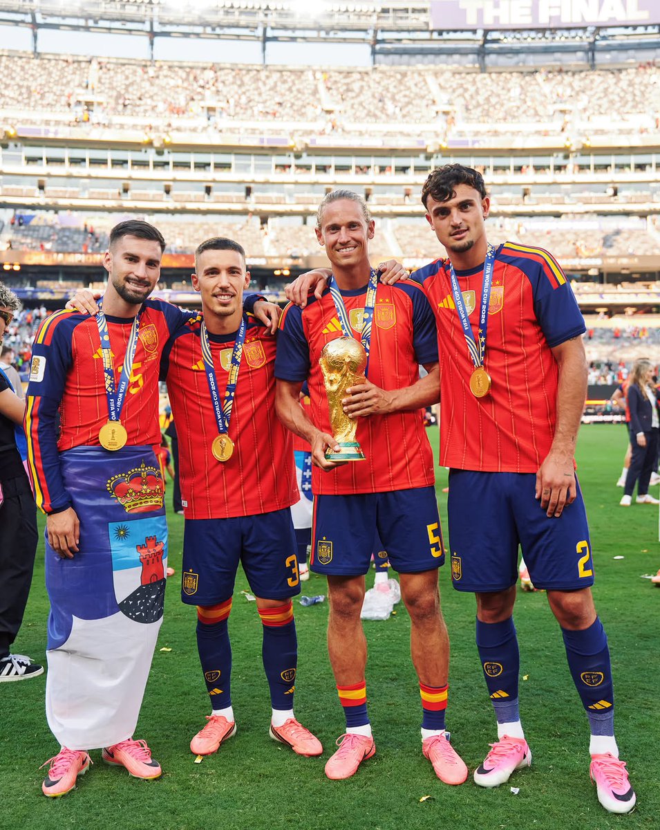 Atleti's tweet photo. 🇪🇸 Los campeones del mundo se citan en el Riyadh Air @Metropolitano para la disputa del España-Inglaterra de la Nations League.

La @SeFutbol regresará a nuestro estadio para el partidazo que medirá al primer y al tercer clasificado del Mundial 2026.

➡️ https://t.co/kRqpomnb2f https://t.co/0fu5s2p432