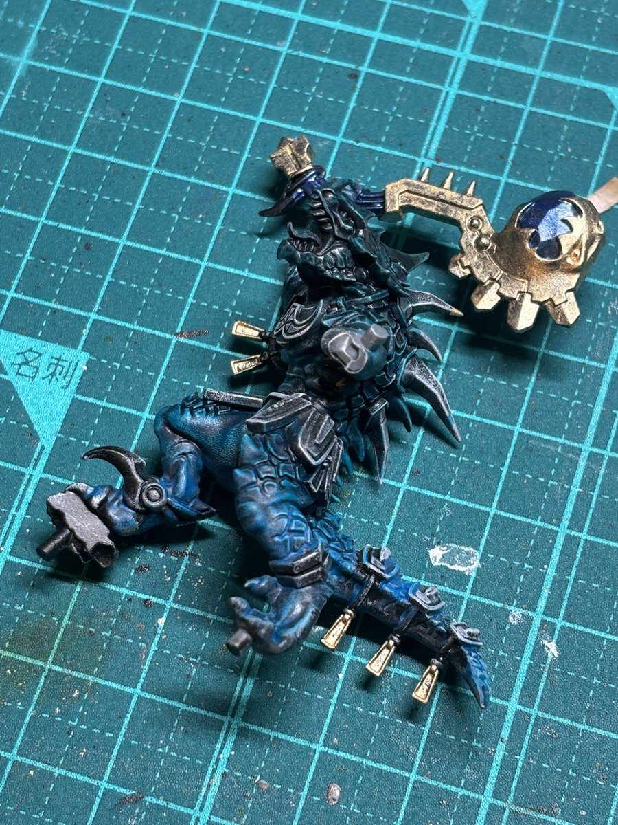 juuichiXI's tweet photo. イツルの顎WIP
ちっちゃいやつを乾かしてる間にリーダー
グラデーションにしようと思ったけど境目が微妙すぎた

#ウォーハンマーAoS https://t.co/MbIK9DQU7s