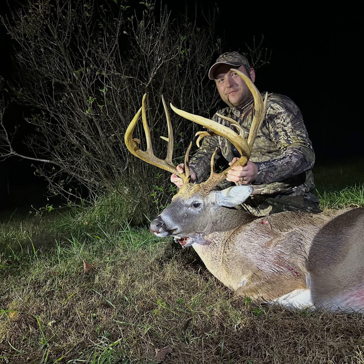 BmNation's tweet photo. Yet another INSANE whitetail that came from Star City Whitetails Antlerstock event!
This one was taken by Westley Conner in Virginia and we’d have to say, he has it all! This deer had an impressive Buckmasters Score of 194 2/8”
Congrats man 🤝 https://t.co/pWGinxlnJ1