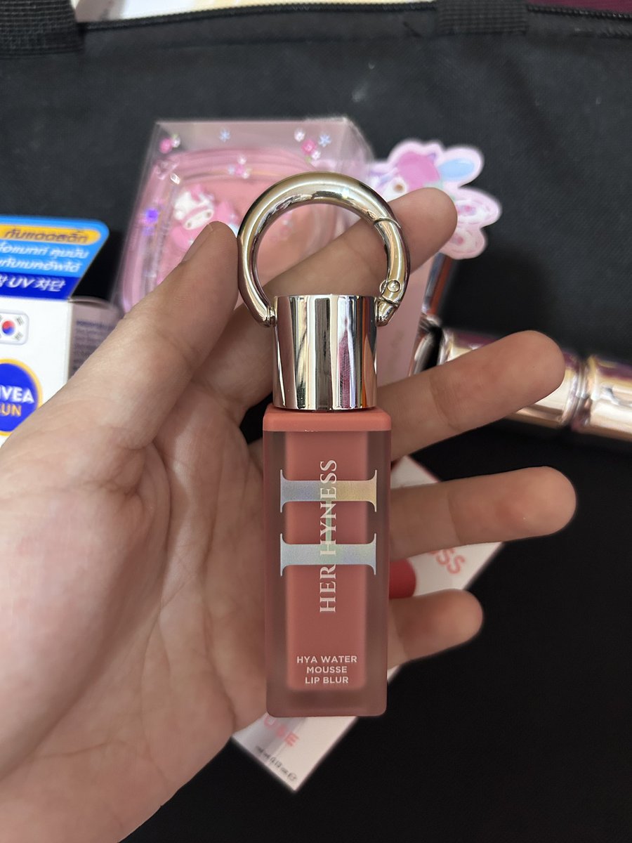 jellyfebruary's tweet photo. her hyness hya water mousse lip blur 07 velvet rose แกะมาสวอช ไม่มีกล่อง 170฿ ลดได้ #ส่งต่อเครื่องสำอาง #ส่งต่อเครื่องสำอางค์ #เครื่องสำอางค์มือสอง #เครื่องสำอางมือสอง #ส่งต่อเสื้อผ้า  #ส่งต่อเครื่องสำอางค์เกาหลี #เครื่องสำอางเกาหลี #ส่งต่อสกินแคร์ https://t.co/GEof9BcqX6