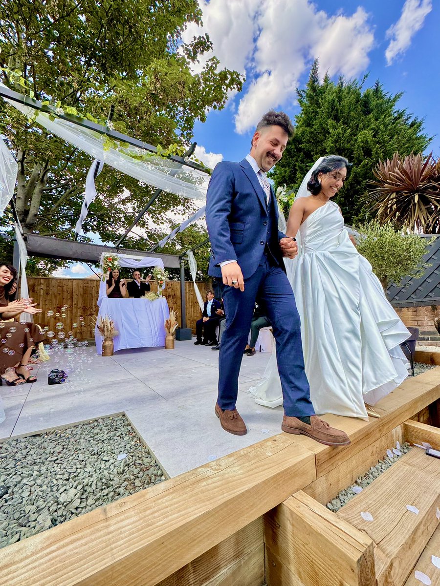 touchskiess's tweet photo. belli i matrimoni degli altri
ora però fatevi avanti 🧚🏻 https://t.co/JO2AA9IPa6