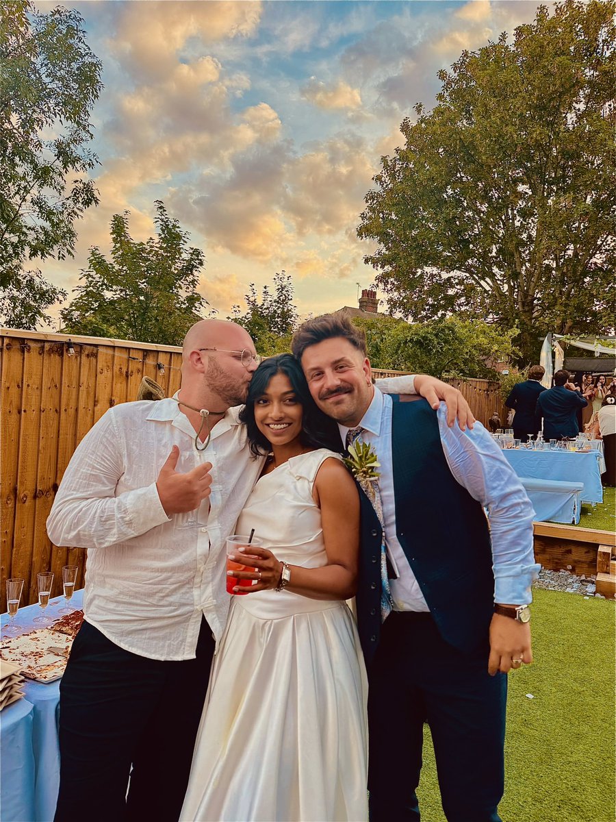 touchskiess's tweet photo. belli i matrimoni degli altri
ora però fatevi avanti 🧚🏻 https://t.co/JO2AA9IPa6