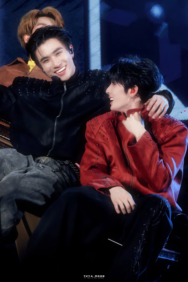 Tuya_moon's tweet photo. 🐶😚💕💕

#PerthSantaConcertD1 

#PerthSanta #เพิร์ธแซนต้า
#PerthTanapon #Santapp https://t.co/nnraAFCMXc