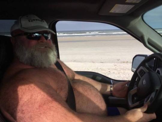 RiderMaelstrom's tweet photo. That's a dad bod I could get down with https://t.co/CfuFA90tqH