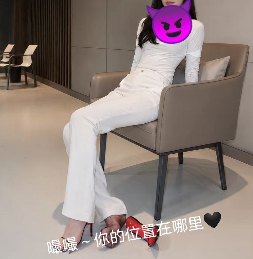 ta65209826's tweet photo. 2/4
又一天快要结束
夜深人静
被汹涌的欲望吞没前
不如🖤爬进来试试～
或许这次
是你🏧戒瘾的开端

#Findom #压榨 #戒榨 https://t.co/1iFUvddl4p