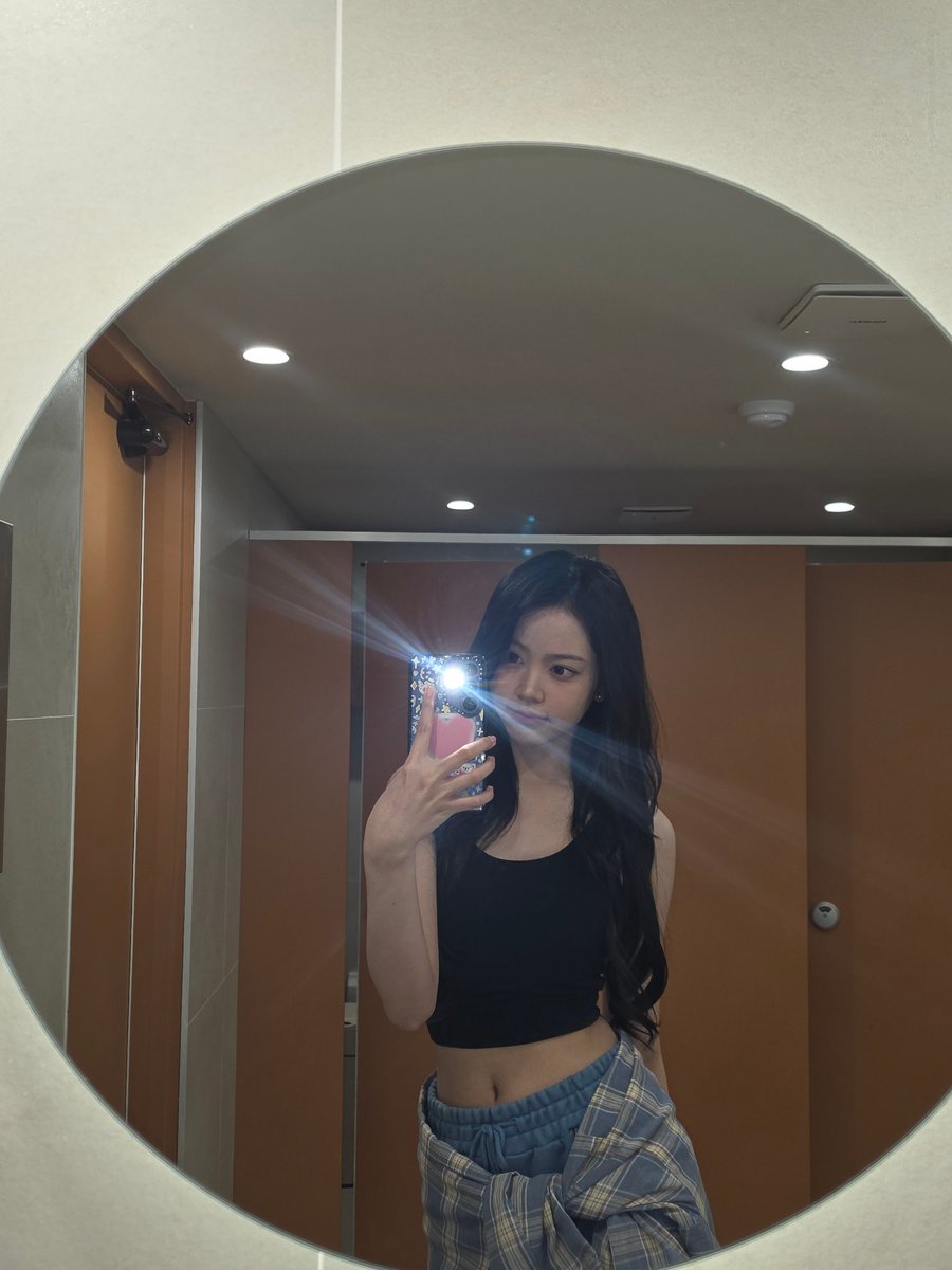 kwrmen's tweet photo. ㅤㅤㅤ         
ㅤㅤㅤ           .  N.  aflush  heavenly. ) 𝓨
ⓘ  .  !! beautiful appearance that arouses the taste of everyone's type. with feminine clothes and accompanied by a sassy personality. https://t.co/dU7bFQp07Y