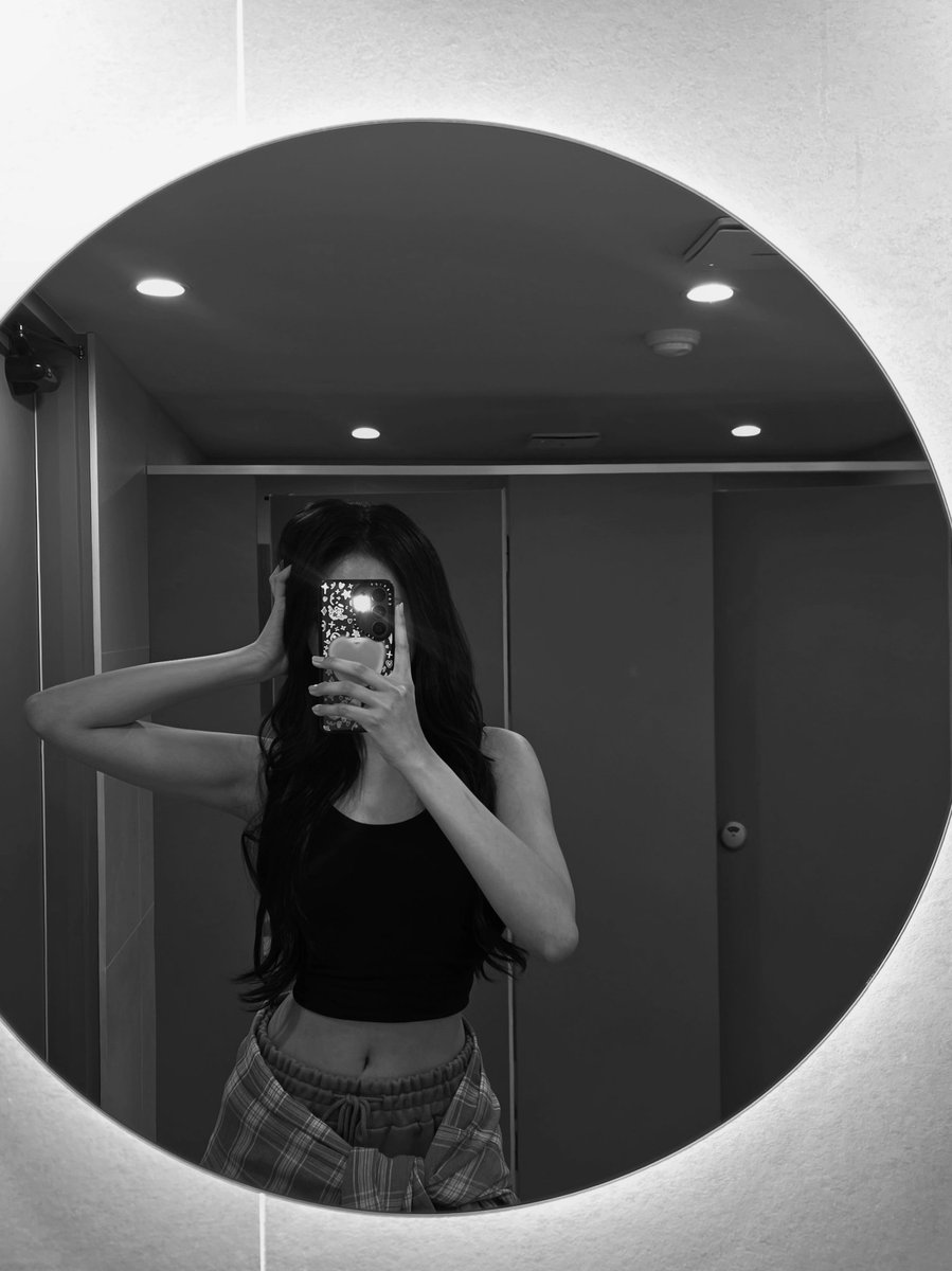 kwrmen's tweet photo. ㅤㅤㅤ         
ㅤㅤㅤ           .  N.  aflush  heavenly. ) 𝓨
ⓘ  .  !! beautiful appearance that arouses the taste of everyone's type. with feminine clothes and accompanied by a sassy personality. https://t.co/dU7bFQp07Y