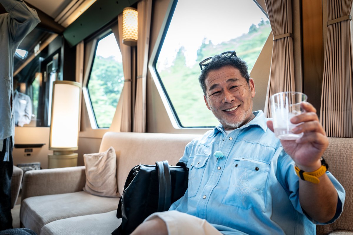 TVGweb's tweet photo. 「ふぉゆどう」【前編】
藤村忠寿×西田二郎interview✍️🏻
----

ふぉ～ゆ～との出会いは昨年のライブ
藤村＆西田が4人を絶賛👏🏻
「いいやつらだなって」

越岡裕貴と松崎祐介は“ボケ組”⁉
「こっしーを一番信用している」
「マツに浜田（雅功）さんを見ている」

https://t.co/6vBY3Fi0Nh

#ふぉゆどう https://t.co/j06QL7t1Sc