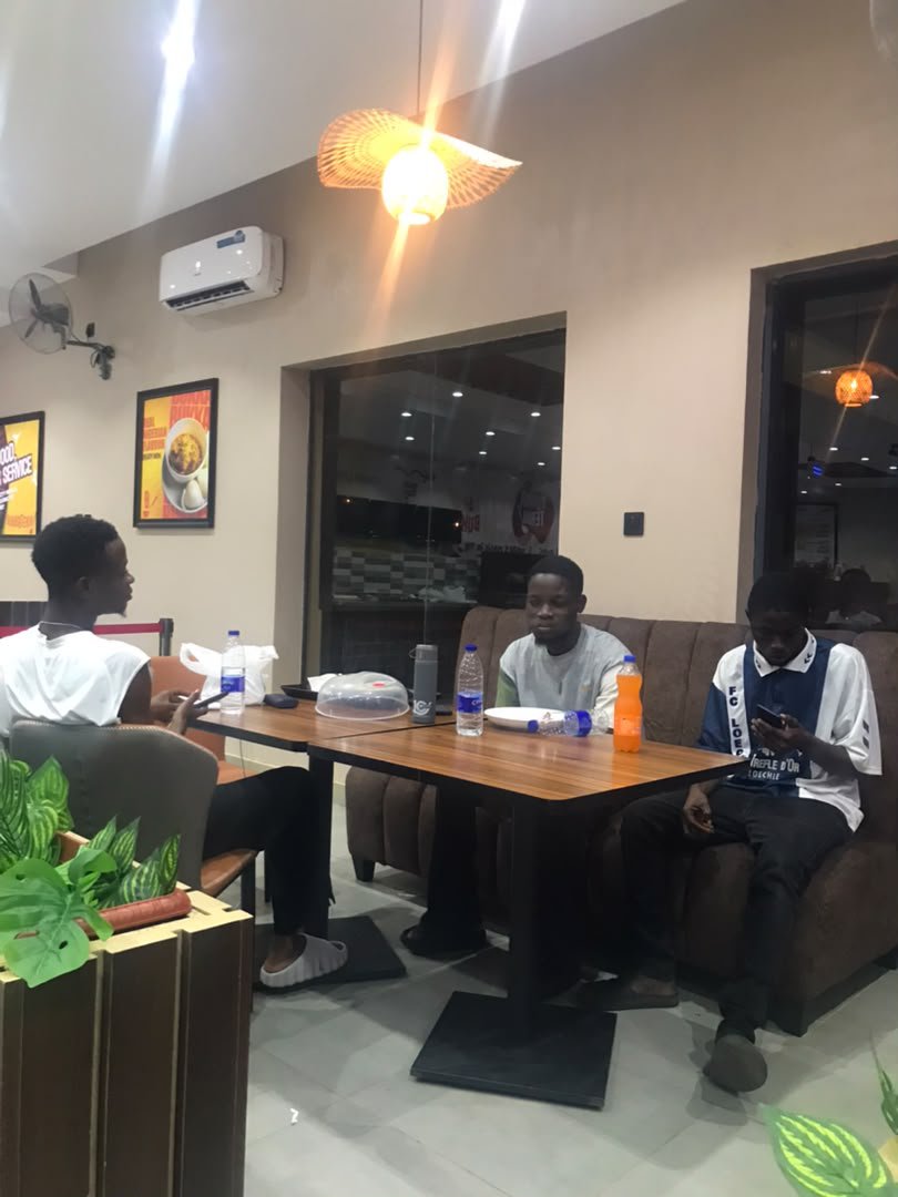 Trapo_smart_x1's tweet photo. Yesterday,I was on a cruise with my guys and we end the night at Bukkateria close to Tipper garage, Tanke.
I met Mrs @aishat_taiye after trying series of delicious delicacies. She attended to us happily and we connect on X.

Bukkateria gives sumptuous food,try it out today! https://t.co/vZ4Tj4bN9y