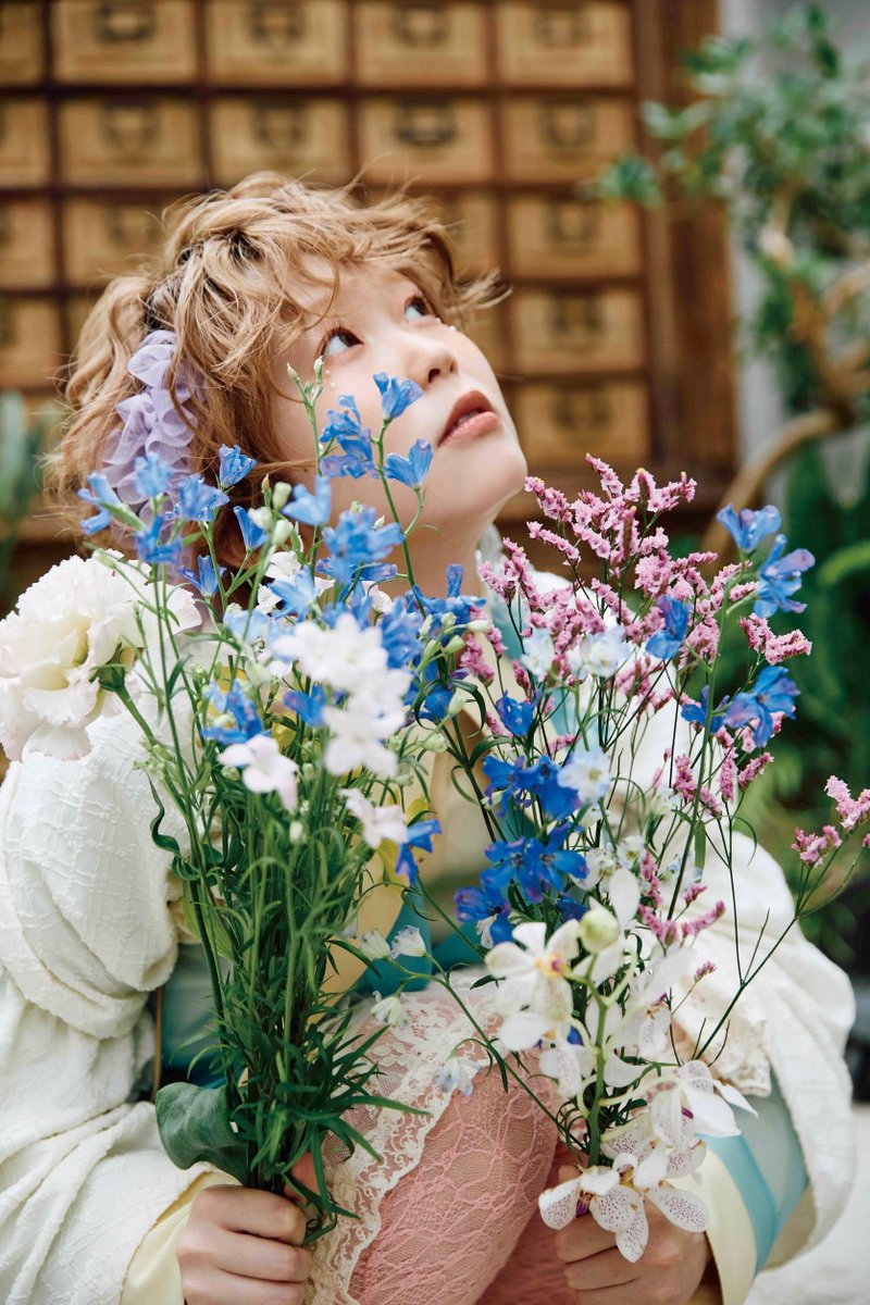 ExWHYZ_official's tweet photo. 【詳細公開①】
LAST ALBUM
‘zION’光盤(104P版) / 初回生産限定盤(52P版) 付属

𝐄𝐱𝐖𝐇𝐘𝐙 𝐳𝐈𝐍𝐄 ‘𝐡𝐢𝐤𝐚𝐫𝐢’
https://t.co/VLRfk6KhpQ

メンバーが各々自由に着たいスタイリング
撮影したいシチュエーションを決め撮影した写真から1点公開！

Photo @gairin 
Styling：Haruna Aka [Hattori Pro]
Hair&Make Up：RIM

#ExWHYZラストアルバム
#ExWHYZ_zINE