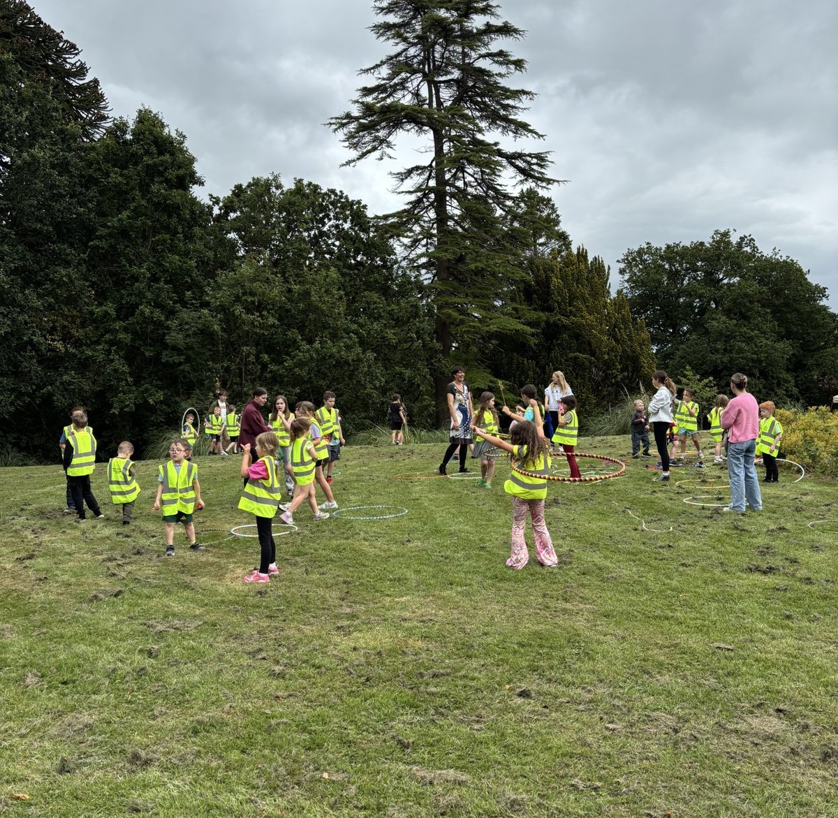 fermanaghomagh's tweet photo. Families gathered at Forthill Pleasure Park, Enniskillen on Friday for the return of the much-loved Hats Off to Forthill event. This year’s event was kindly sponsored by Share Energy. Find out more: 🔗https://t.co/Jf4yHcUY02 https://t.co/8NBqnEFjWA