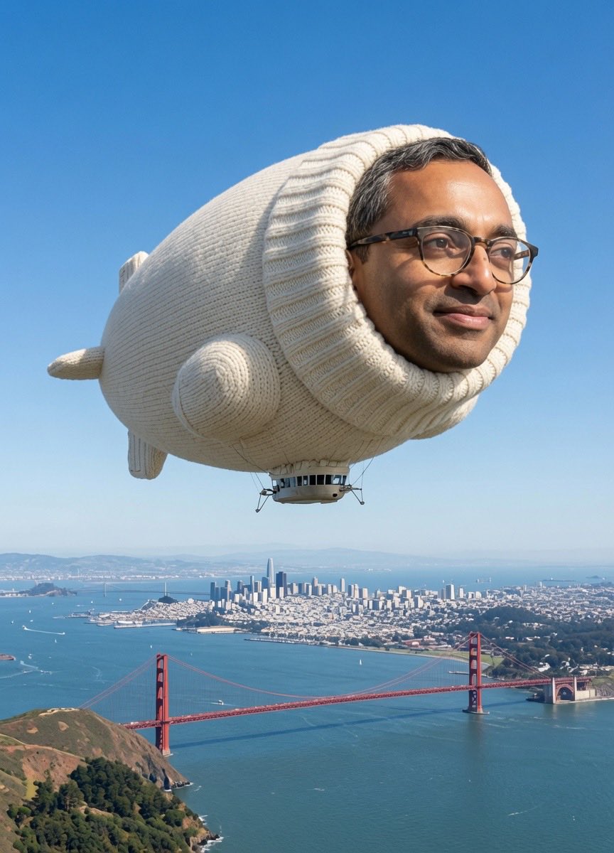 shaig's tweet photo. Blimps in SF are getting out of hand https://t.co/jiqq8TwqCC