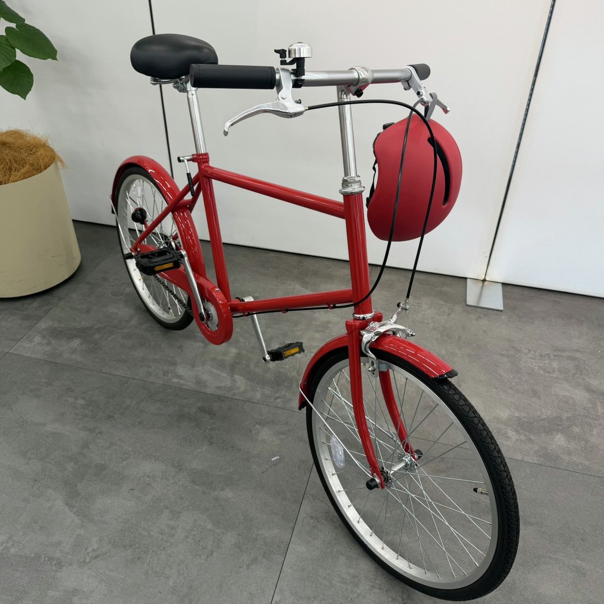 muji_net's tweet photo. ヘルメットと同系色で合わせられる自転車も、同日発売予定です。

https://t.co/RAYBOeyUq0 https://t.co/keUQWHpdHT