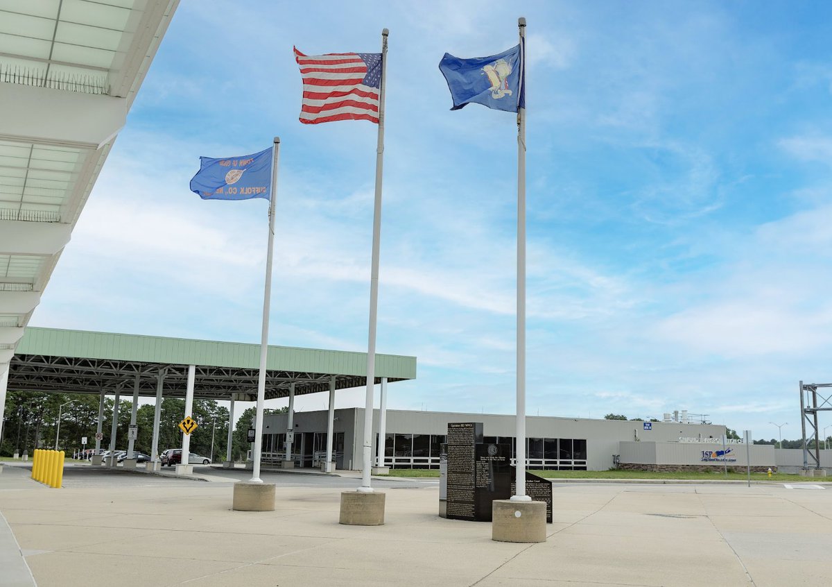 LIMacArthur's tweet photo. Those 250th celebration vibes are still in the air at ISP! πΊπ²βοΈ β¨ Where will your August adventures take you? Tell us your travel plans below π & letβs keep the birthday spirit flying high! #america250 #flymacarthur #onlyatisp #longislandny #summertravel
@AveloAir @BreezeAirways @CapeAir @FlyFrontier @JetBlue @SouthwestAir