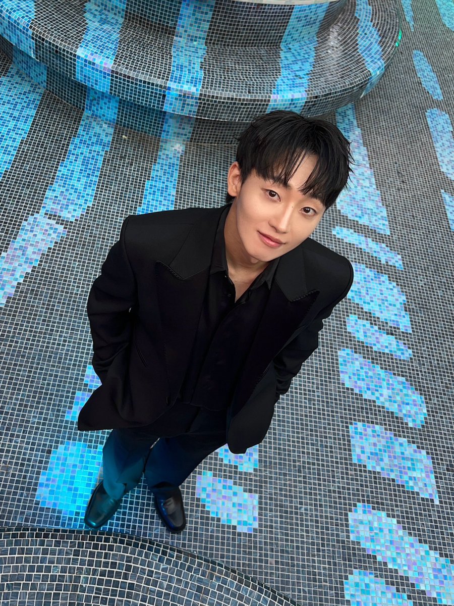 hk__protector's tweet photo. 이남자 첫모습은 그냥

아이폰 쓰실 거 같구 인스타 잘알이실 거 같구 무거운 향 위주로 향수 모으실 거 같구 플리에는 외힙이나 재즈만 있으실 거 같구 외출 할 때마다 파워 꾸꾸꾸 하실 거 같았는데

지금은 그냥 두두지💓 https://t.co/1cwo4BYuL9