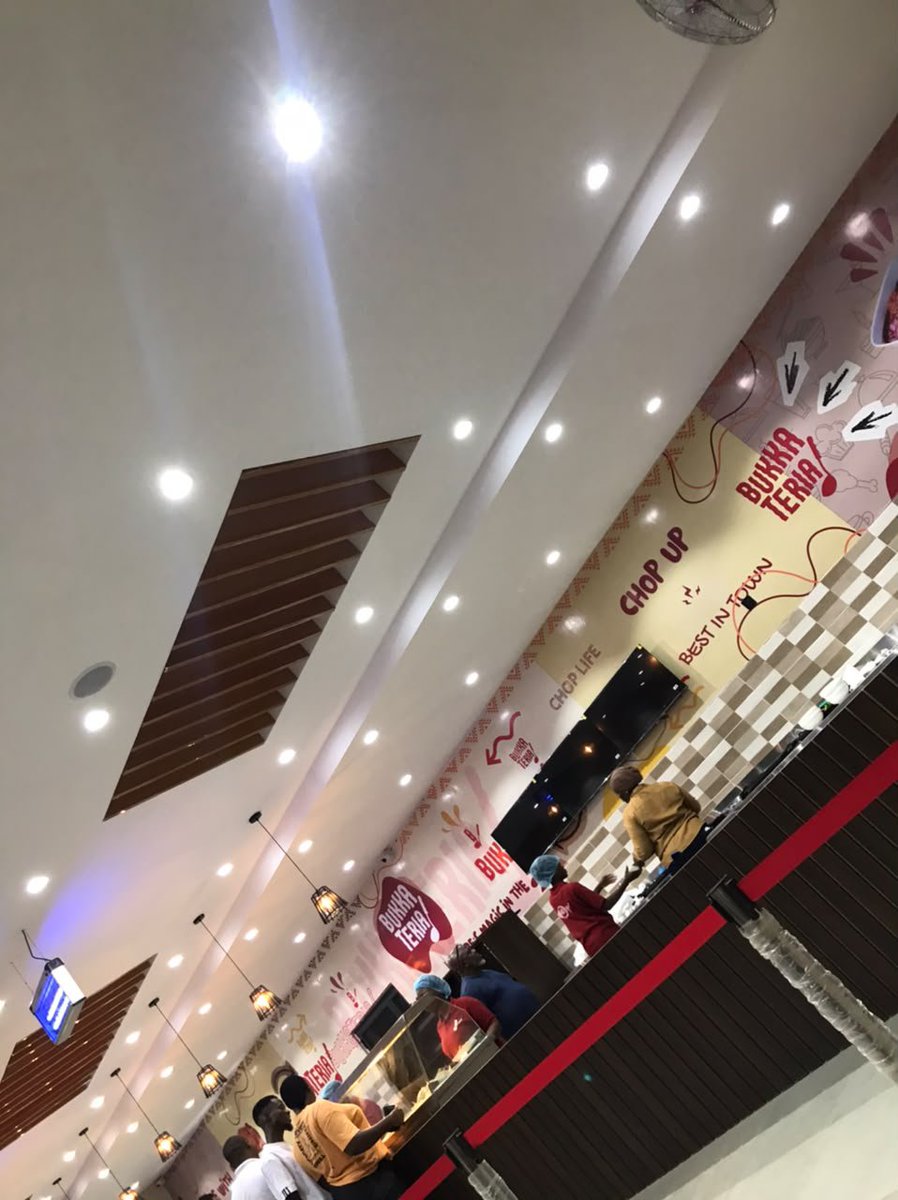 Trapo_smart_x1's tweet photo. Yesterday,I was on a cruise with my guys and we end the night at Bukkateria close to Tipper garage, Tanke.
I met Mrs @aishat_taiye after trying series of delicious delicacies. She attended to us happily and we connect on X.

Bukkateria gives sumptuous food,try it out today! https://t.co/vZ4Tj4bN9y