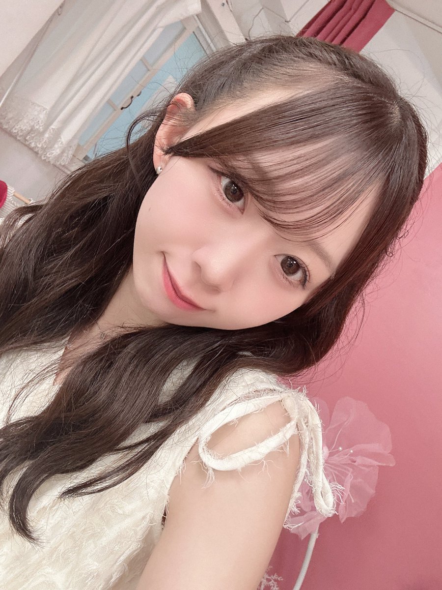 tws_miri's tweet photo. バースデー記念配信、ありがとうございました💖

写真集購入で私へのお祝いメッセージ、薔薇をプレゼントしてもらえる素敵な企画❕ポカポカでぎゅってなった、だいすきみんなт  ̫ т 笑顔でいさせてくれてありがとう #想いごと https://t.co/Sb5XqPitNp