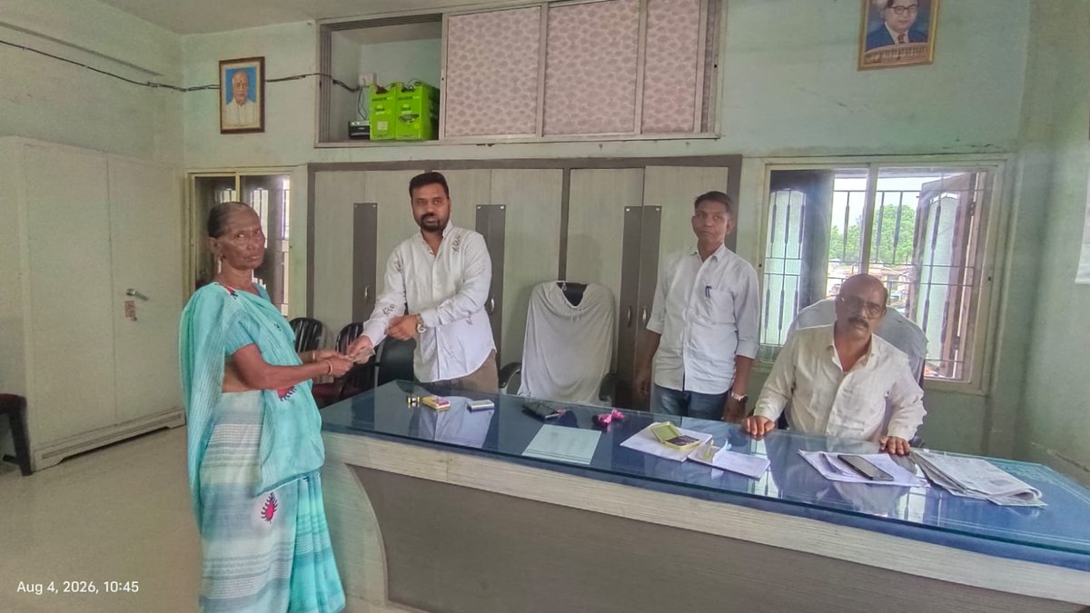 MangrolTdo's tweet photo. માંગરોળ તાલુકાનાં પ��ર અસરગ્રસ્ત ગામોમાં  કેશડોલ સહાયની ચુકવણી કરવામાં આવી. https://t.co/nC5aYTnXMM