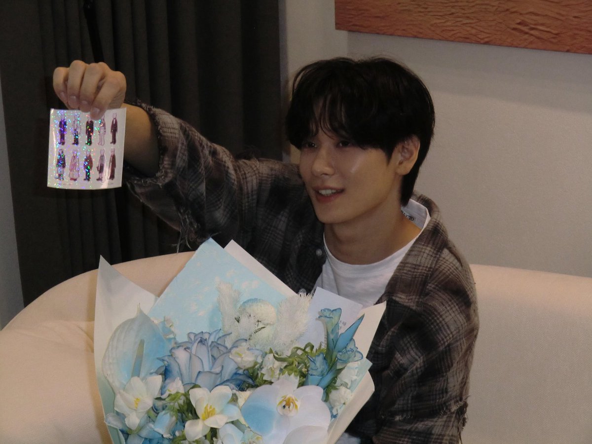 115kitten's tweet photo. 260804 #주연 샤오홍슈

I❤️SH
#上海
#延时影像 https://t.co/898eXKnnUd