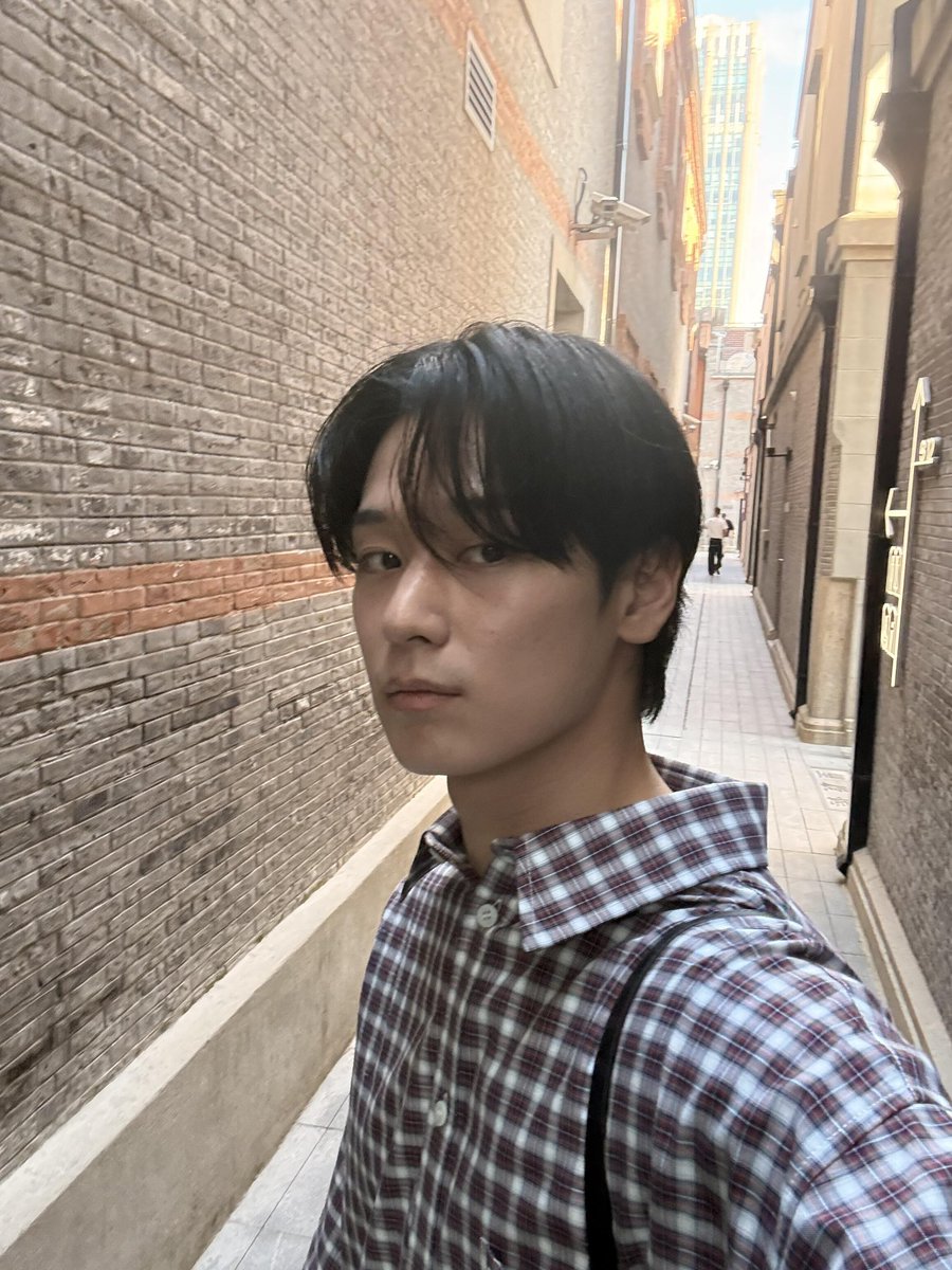 115kitten's tweet photo. 260804 #주연 샤오홍슈

I❤️SH
#上海
#延时影像 https://t.co/898eXKnnUd