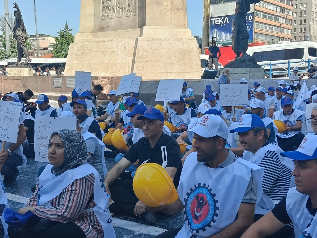 vatanpartisi06's tweet photo. 📍DORUK MADEN İŞÇİSİ YALNIZ DEĞİLDİR!

Genel Başkan Yardımcımız ve Ankara İl Başkanımız Utku Reyhan önderliğinde alacakları için mücadele eden Doruk Maden İşçileriyle beraber yürüdük. 

İşçilerimiz alın terlerinin, emeklerinin karşılığını istiyor. Maden İşçilerimizin haklı mücadelesinde beraber olmaya devam edeceğiz.