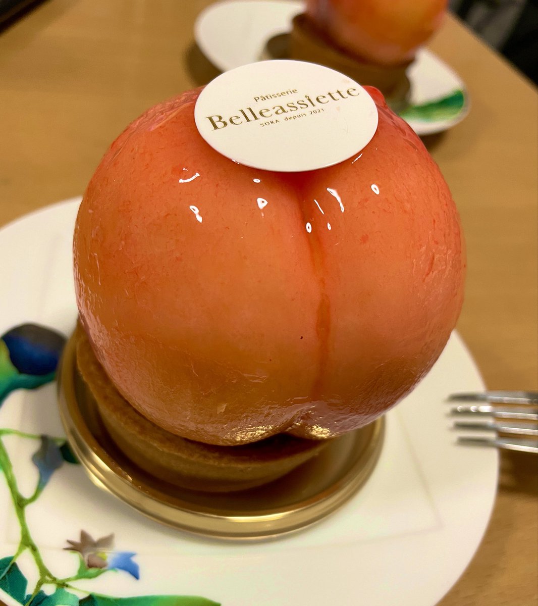 narutoriku's tweet photo. 今日は誕生日なのでケーキ食べました‼️
🍑 https://t.co/NKEQcqaRK0