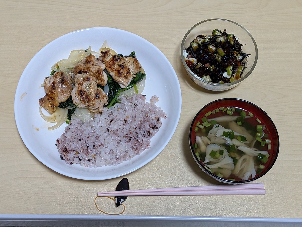 potato___spoon's tweet photo. 最近作った和食たち、米と汁物はマストです😎 https://t.co/NLbyknBQ1p