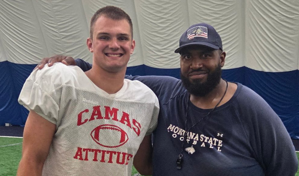 sixstarfootball's tweet photo. Preseason Prospect Preview:  Washington 2027 Prospects raising profile

📈Six Star Football takes a look at several prospects making noise🔥

STORY▶️https://t.co/6aSZ46iSIX

@Gabriel_burnsfb @Jack_Fournier09 @XavierHarr83288 @1DANIELHAYNES @micahjones_3 @TeavenJones_MT @Mosekalepo @NikkoL52 @JLytleOfficial @JED_MATAUTIA @AidanMuilenburg @JordanNoelKC @BrodyRenners @dailon_wd
