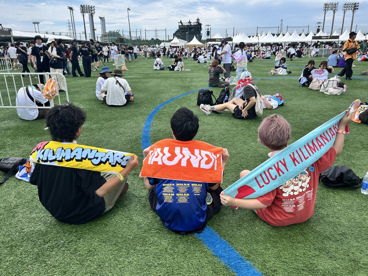 kami_oka_'s tweet photo. あとはフェス行ったり、オフ会したりユニバ行ったりしてる日々です https://t.co/E3oacIPEpX