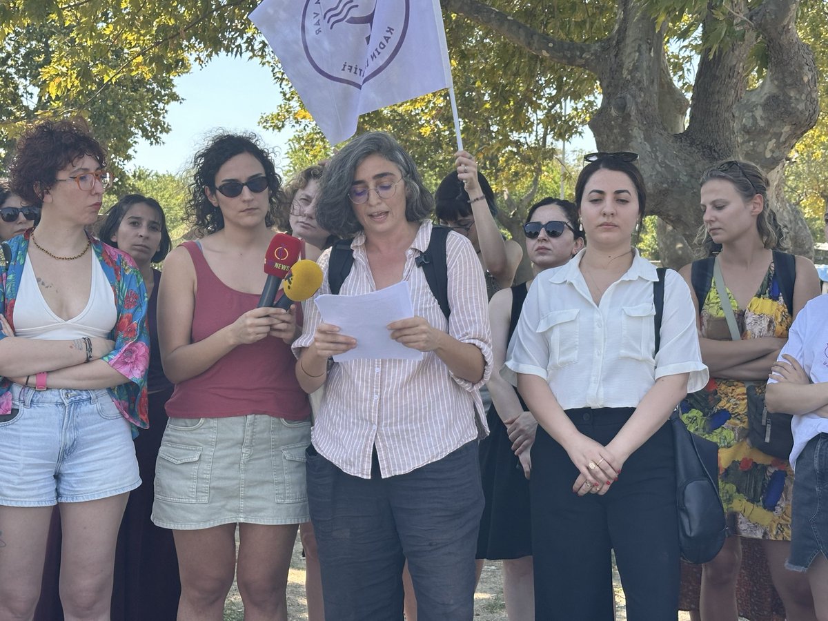 kepenekevrimm's tweet photo. Cemal Enginyurt’un danışmanı Cem T. gazeteci Zilan Azad ve Barışa İhtiyacım Var’dan feminist Selin Top hakkında şikayetçi olmuş. Kadınlar ifade verdi. Polis GBT yaptı. https://t.co/9MNkEsBlX3