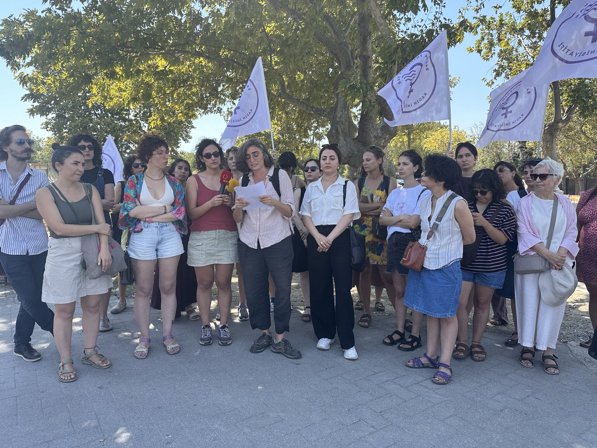 kepenekevrimm's tweet photo. Cemal Enginyurt’un danışmanı Cem T. gazeteci Zilan Azad ve Barışa İhtiyacım Var’dan feminist Selin Top hakkında şikayetçi olmuş. Kadınlar ifade verdi. Polis GBT yaptı. https://t.co/9MNkEsBlX3