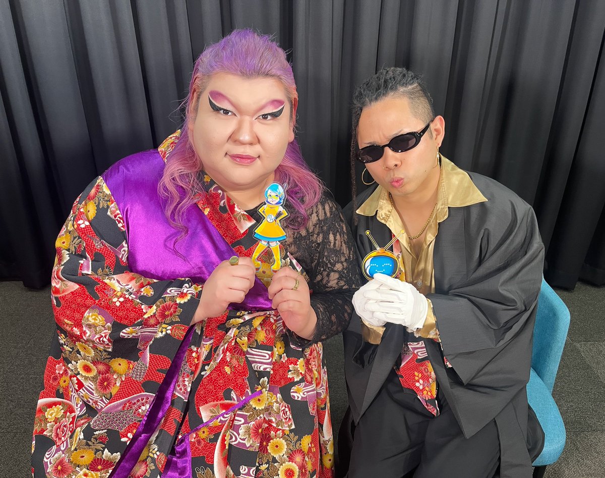 musichouse_ABC's tweet photo. 8月9日(日)27:45放送
💜ラインナップ🕶️
オープニング #VINII
インタビュー #デラックスデラックス
ミニコーナー #NEKI
楽曲紹介
#THEBACKHORN コメント
#Vaundy コメント
#CIRRA コメント
エンディング #ETKING
👧📺 #デラデラ10周年 🎊 9月にNHK大阪ホール公演開催のファミリー #デラデラ が登場🔥 https://t.co/znlvphHv4M