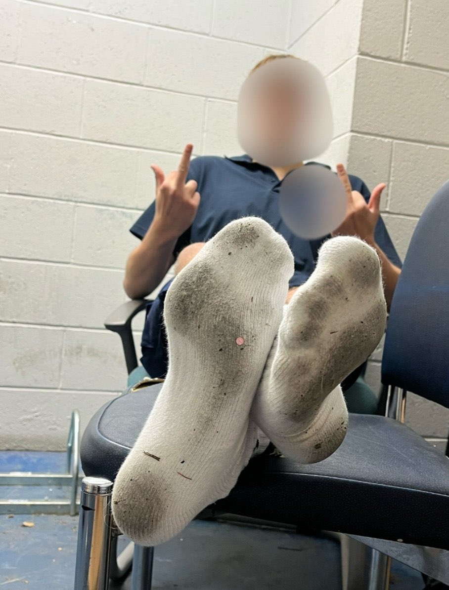 6ft9CashMaster1's tweet photo. Little throwback for you pigs, who’s gonna worship these big size 14 stinking socks.

#findom #cashmaster #feetworshi̇p #SockWorship https://t.co/dI2VgMVHlY